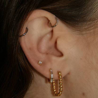 SMALL SHINY SQUARE HOOP EARRING