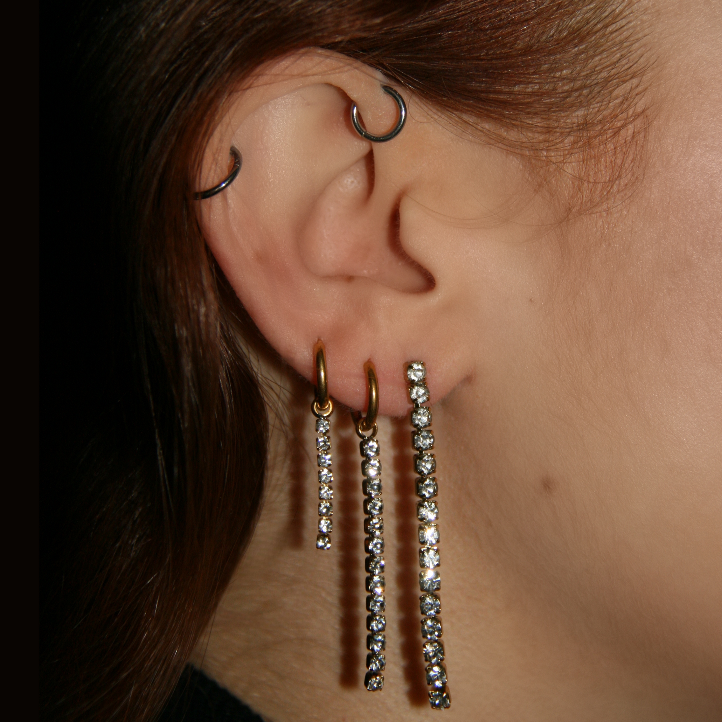 SHINY CHAIN HOOP EARRING