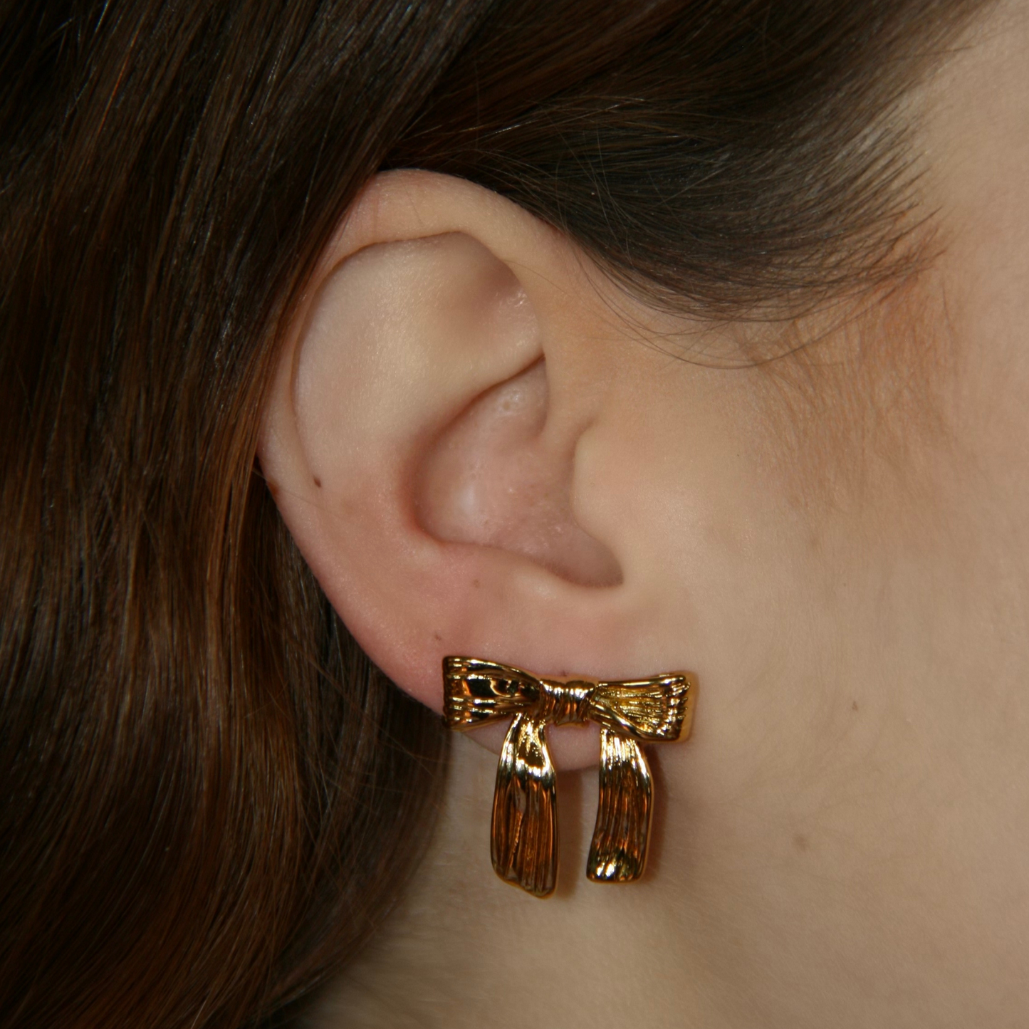 BOW STUD EARRING