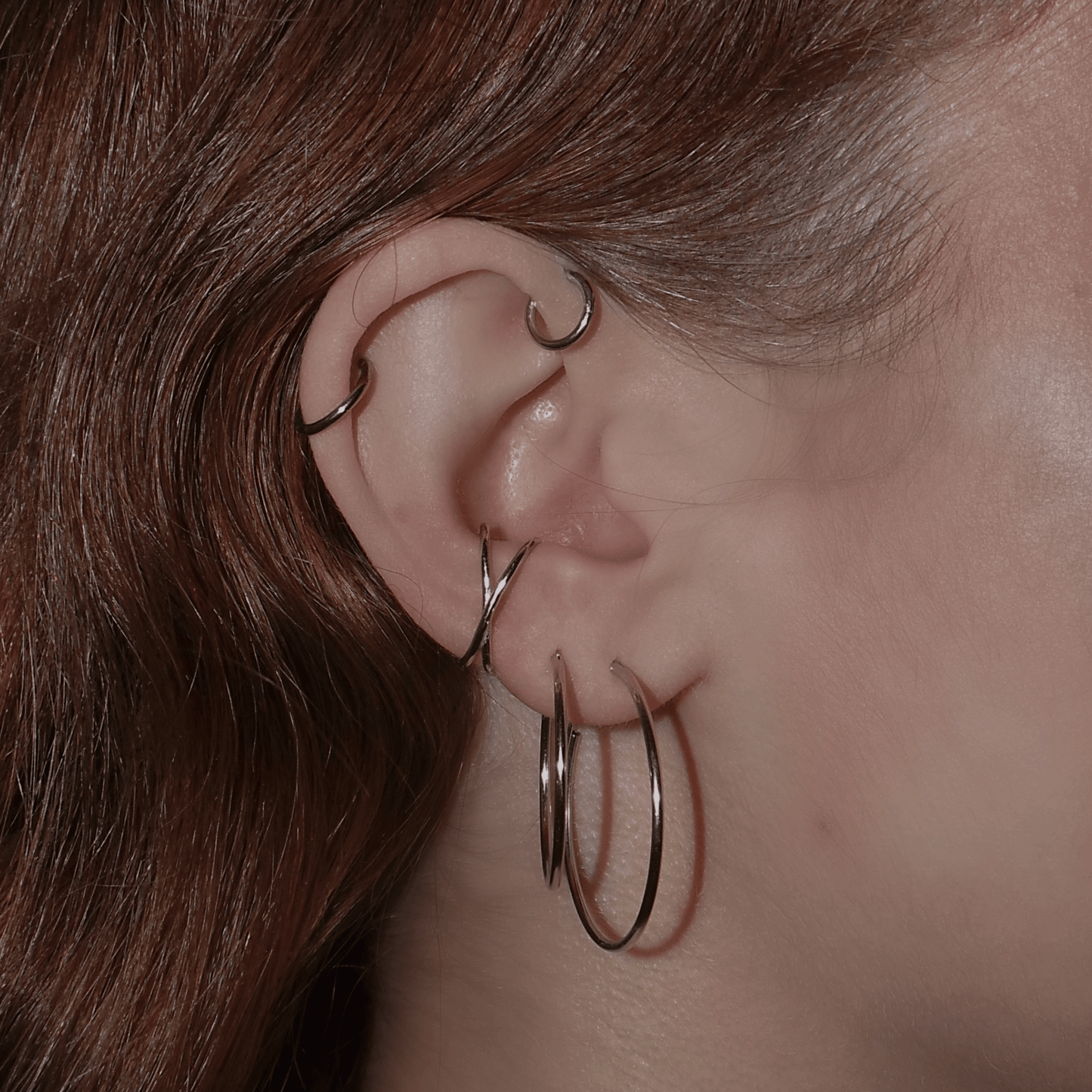 CLASSIC HOOP EARRING