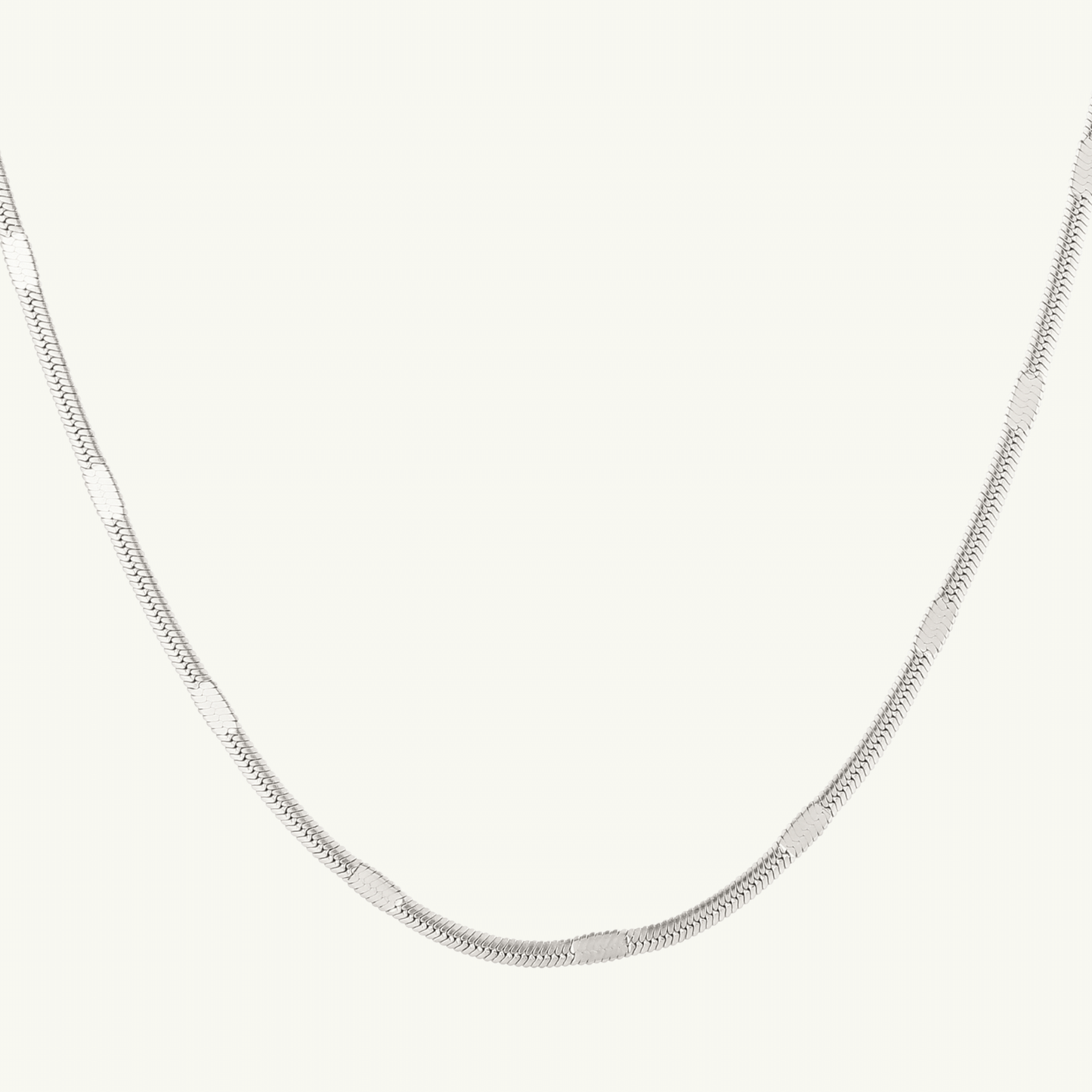 CLASSY FLAT SNAKE NECKLACE