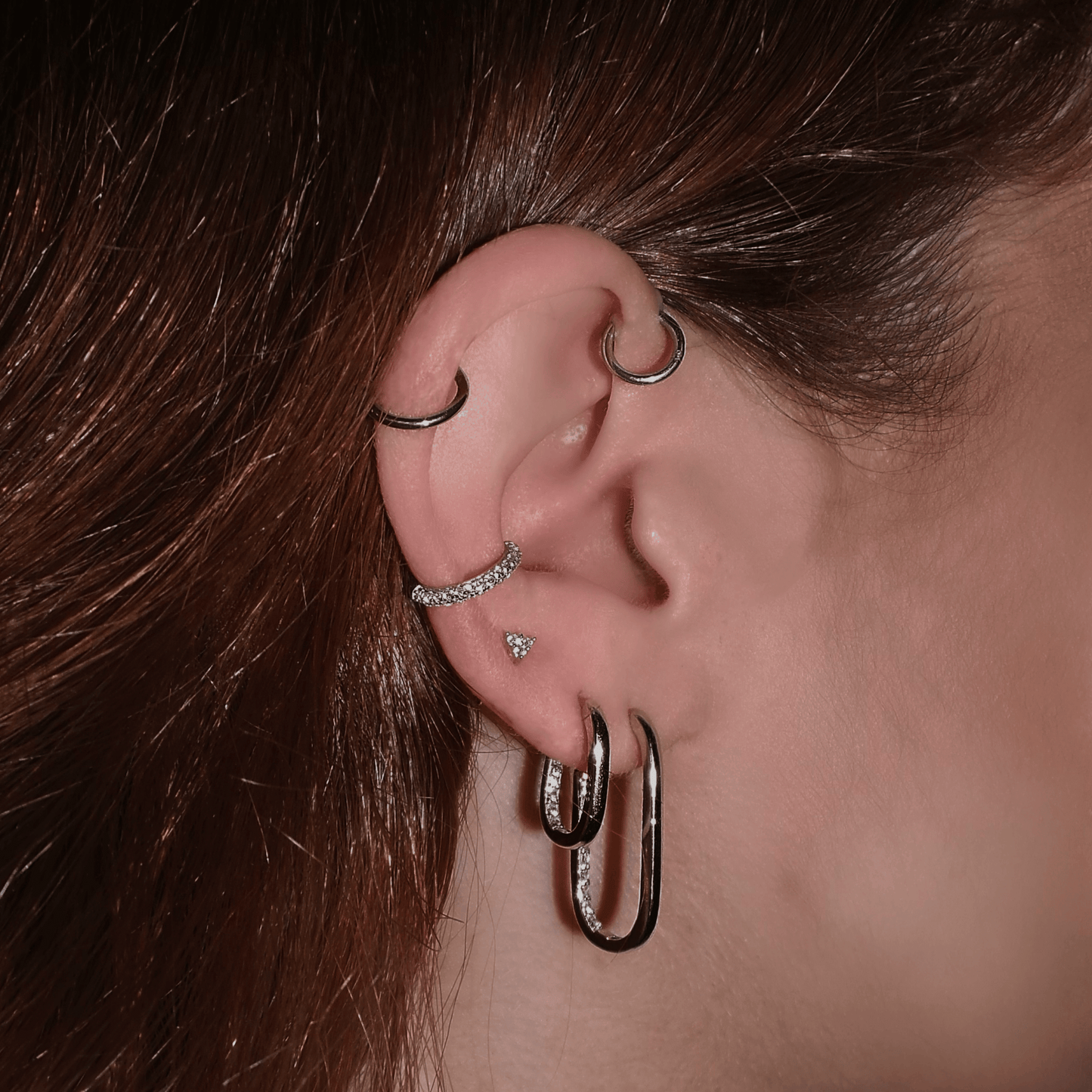 REVERSED SHINY RECTANGLE HOOP EARRING