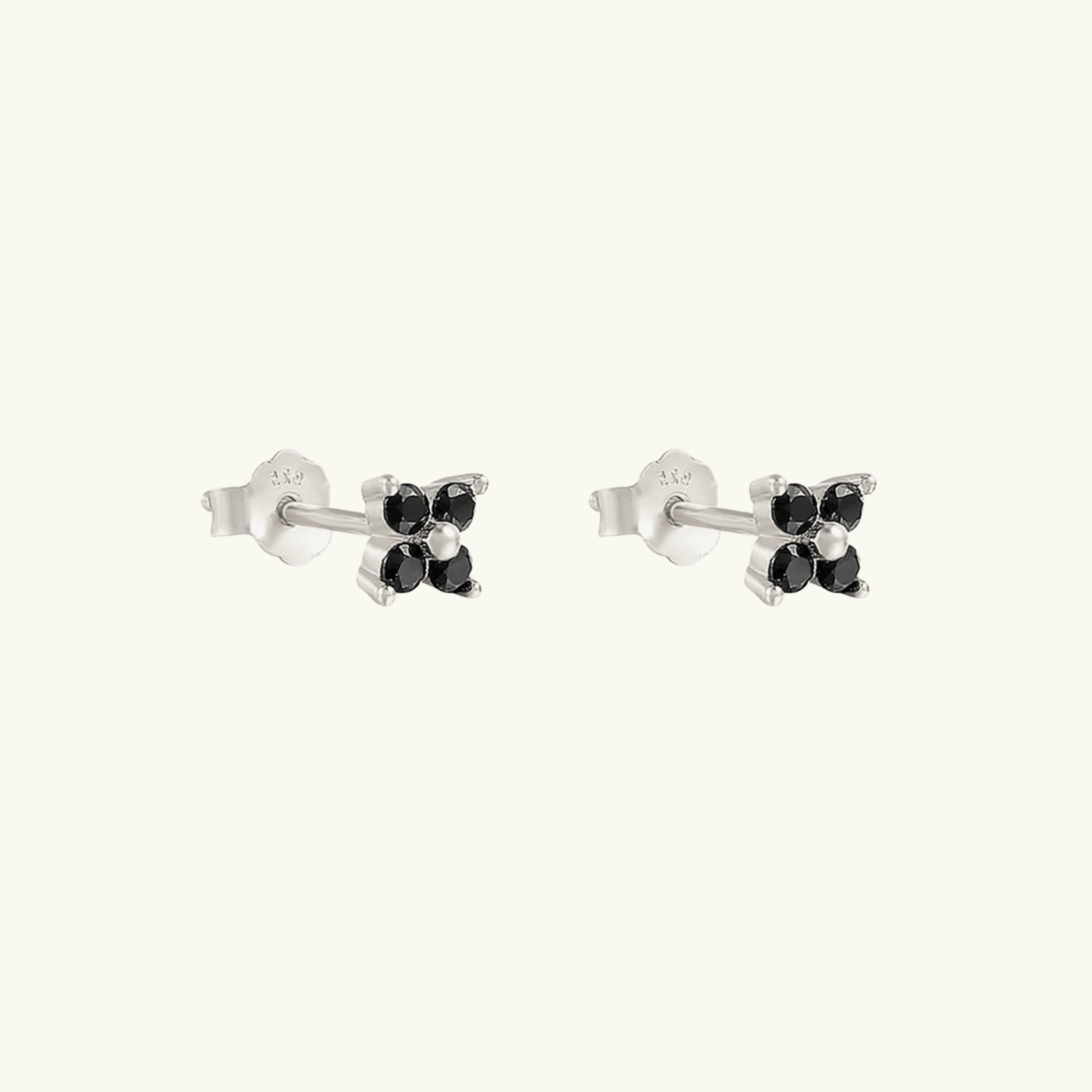 BLACK FLOWER STUD EARRING