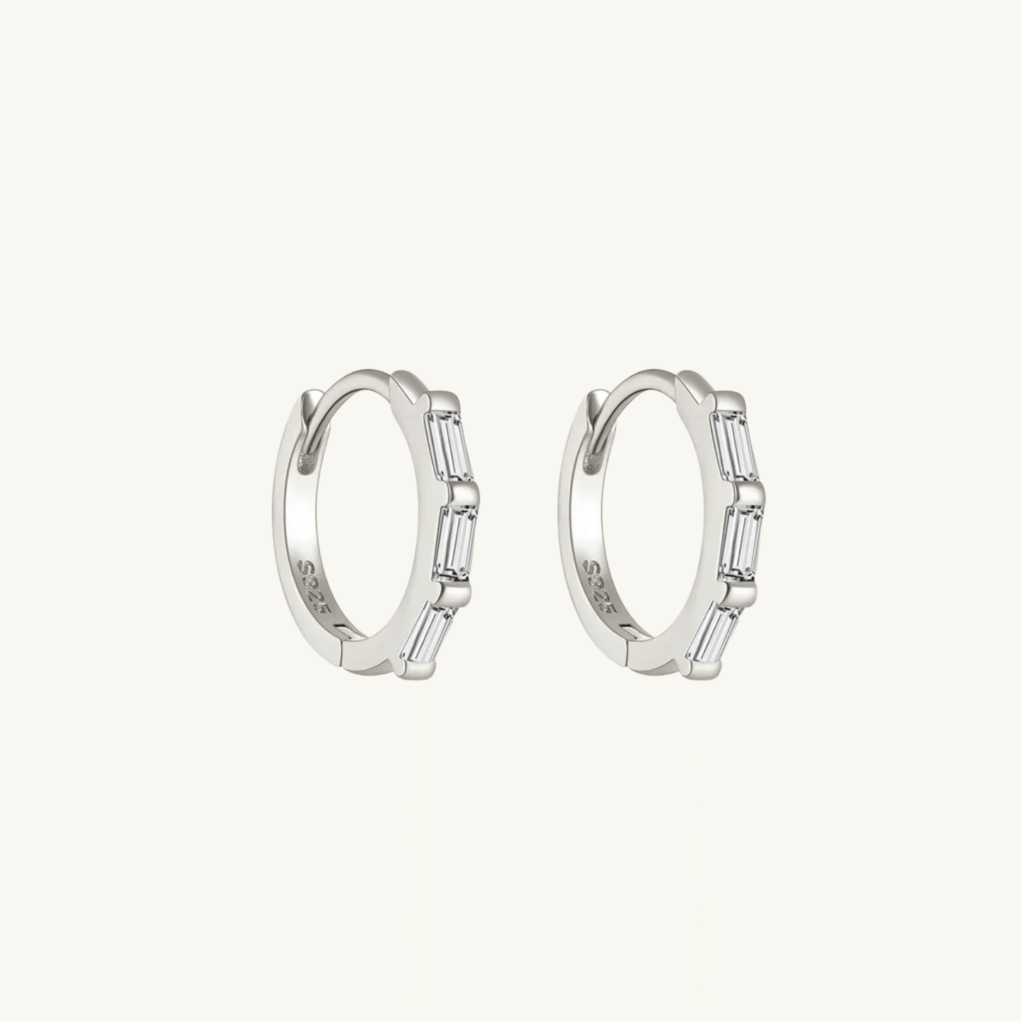 SMALL SHINY SQUARE HOOP EARRING