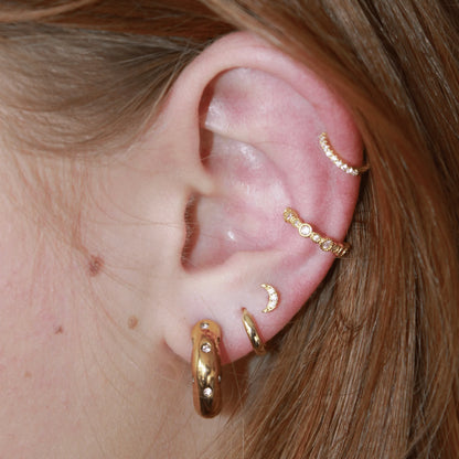 SMALL SHINY EARCUFF